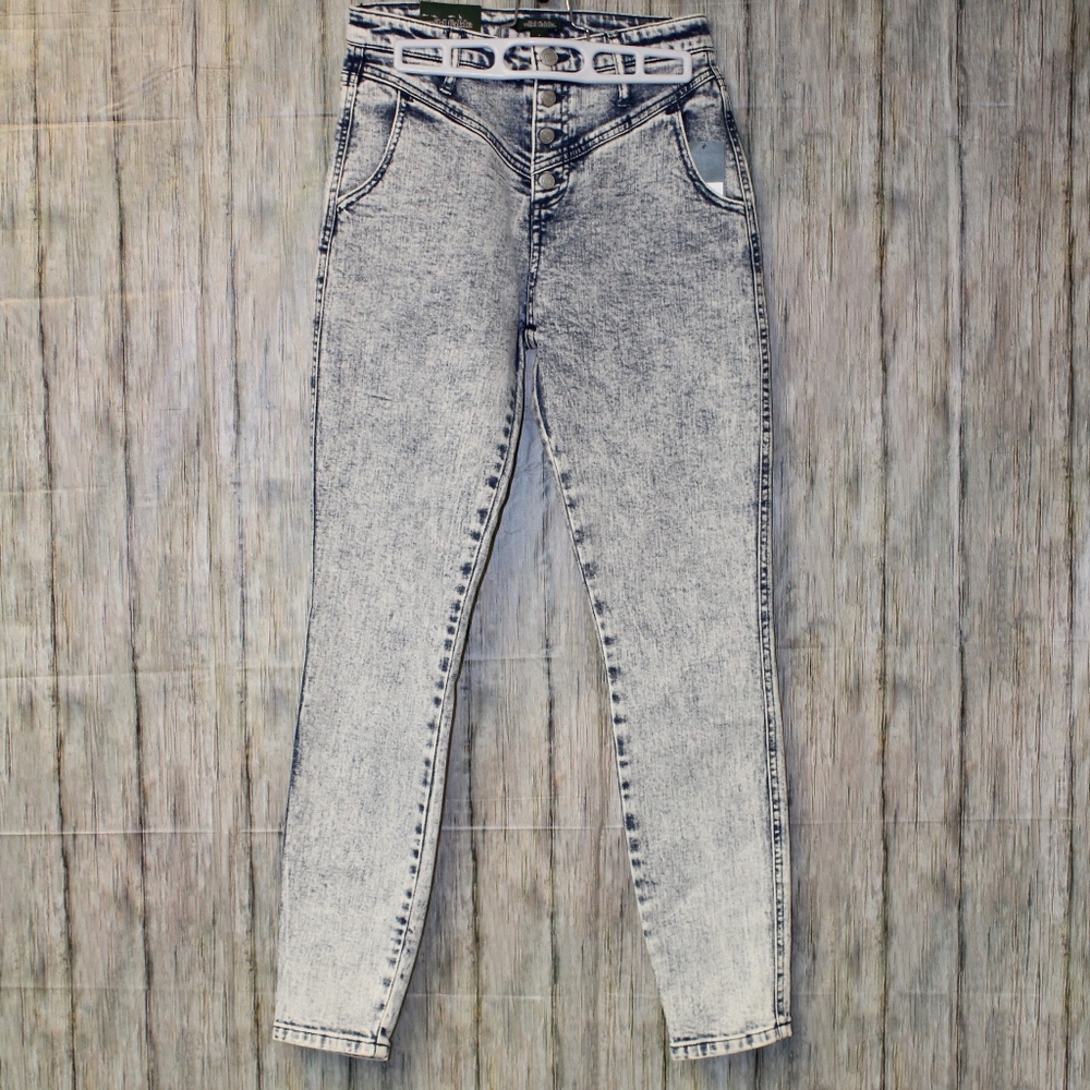 *NWT* Wild Fable Acid Wash Button Front Jeans
